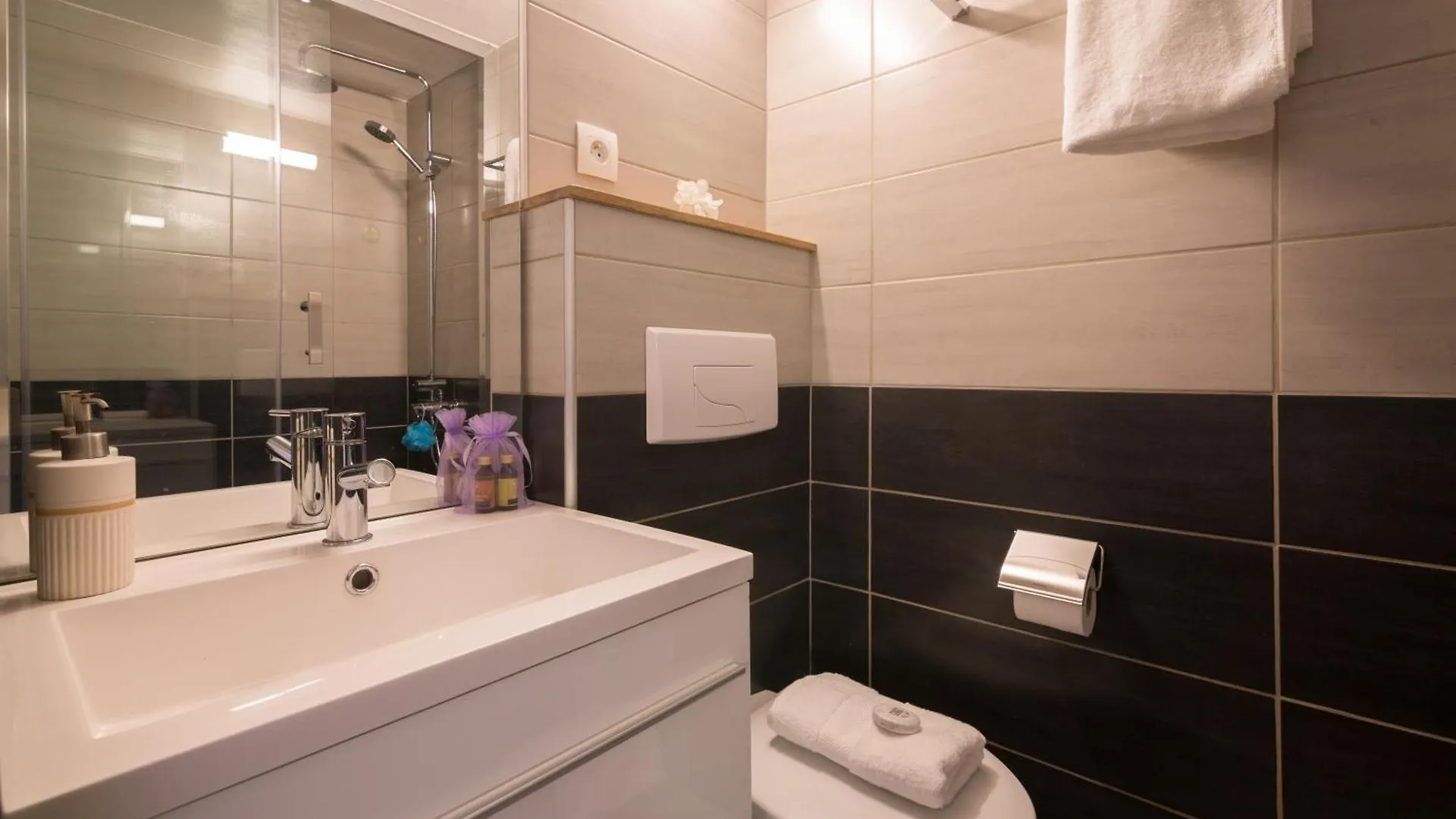 Apartment Residence Grand Roc - Bruyeres 022 - Happy Rentals Chamonix